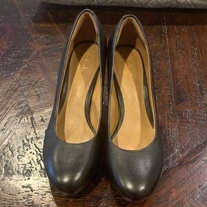 Clarks Black Leather Round Toe Pumps with Low Heel